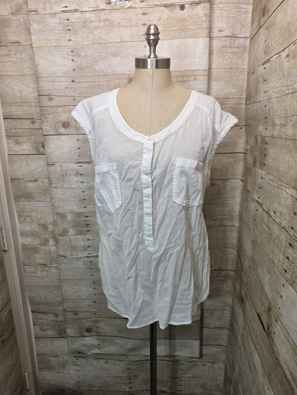 Lightweight White V-Neck Pocket Front Women’s Top